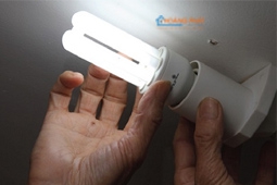 Cách thay bóng đèn led bulb dễ dàng 