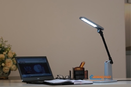 Đèn bàn học Rạng Đông có tốt không