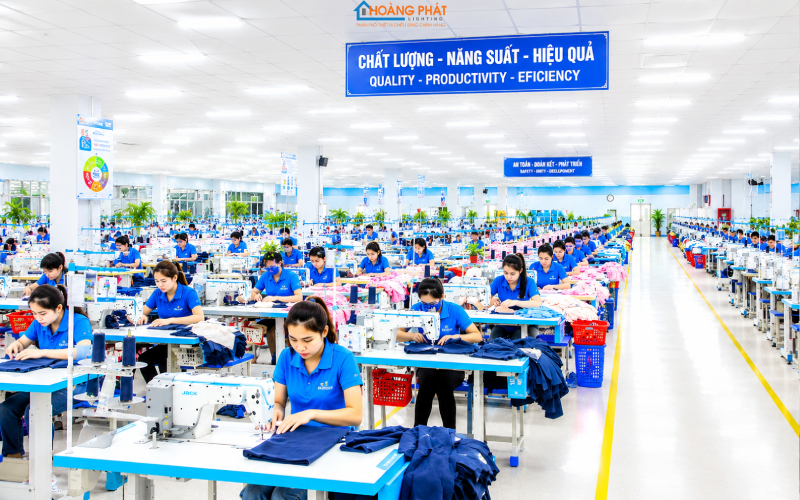 Chiếu Sáng Nhà Máy Dệt May Và Điện Tử: Chuẩn Lux Cho Khâu Tinh Vi